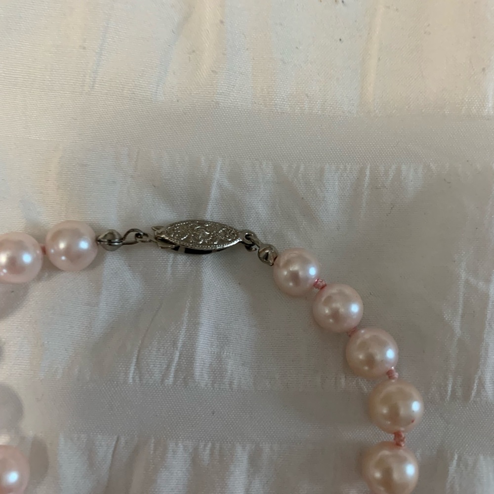 Elegant Pink Pearl Necklace and Bracelet Set - Picture 3 of 7